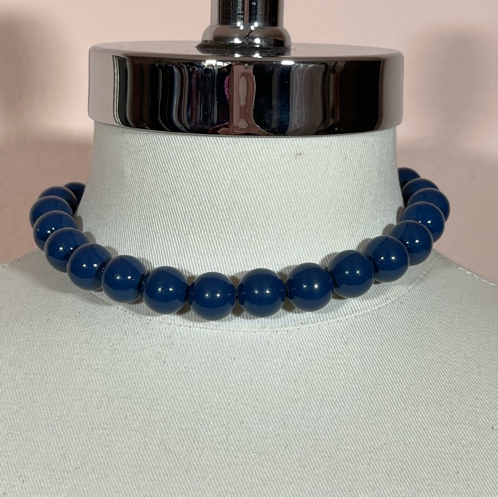 Vintage 40 50 retro Hong Kong Navy Blue Lucite Beaded Chocker Necklace
